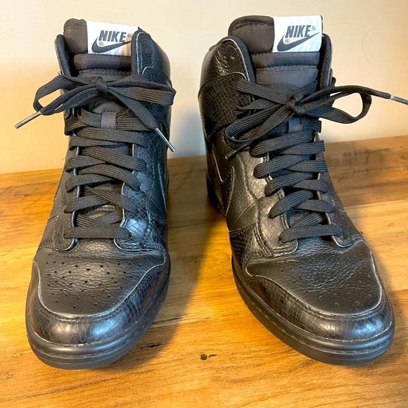 Nike black platform sneaker women’s US 9.5 - Picture 1 of 6